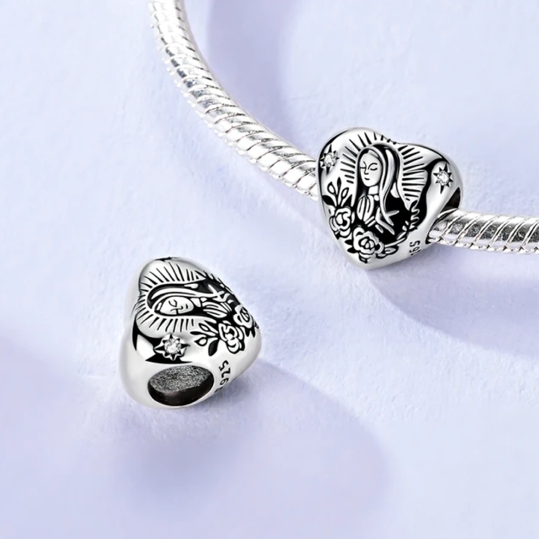 Coração da Virgem de Guadalupe Charm