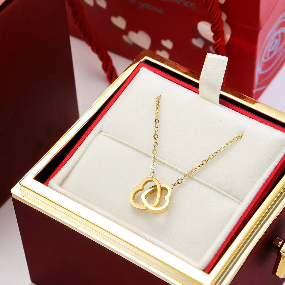 Colar de Corações Gravados.