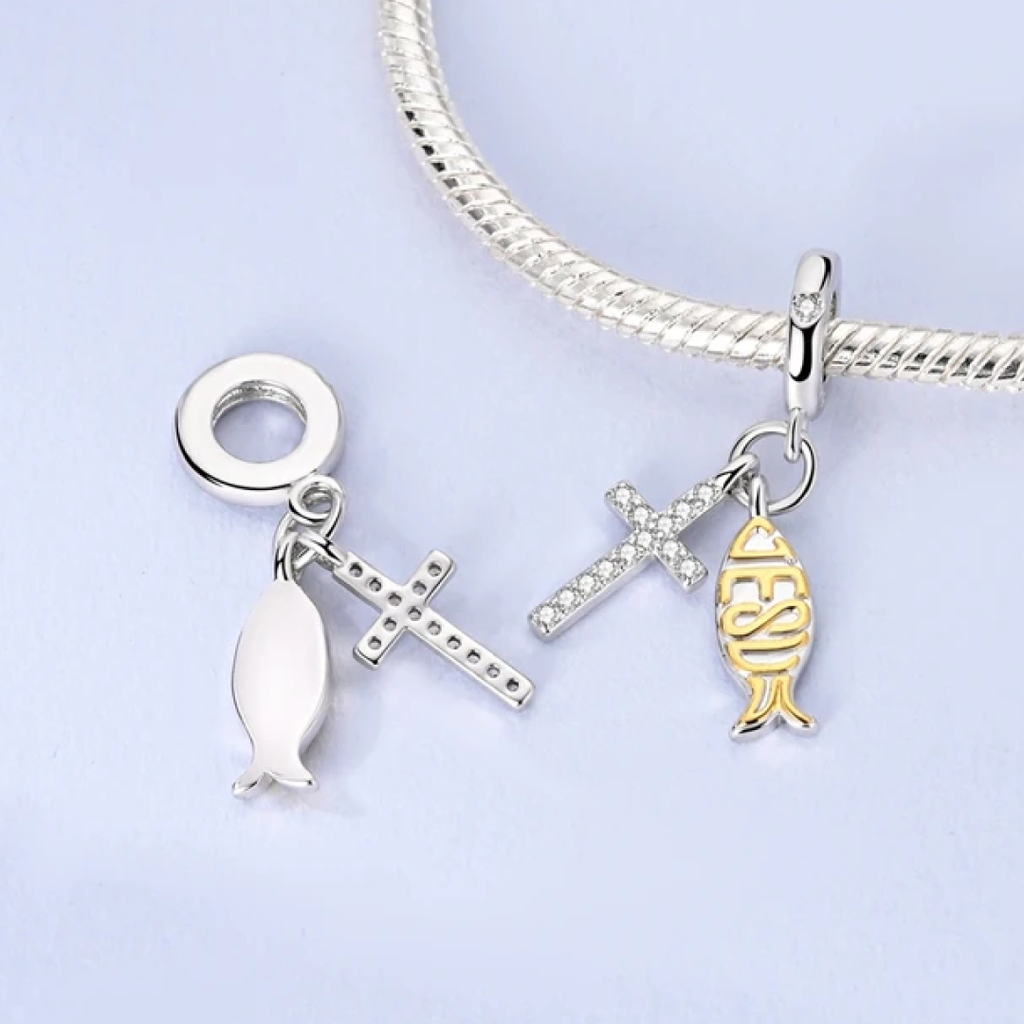 Cruz com Peixe de Jesus Charm