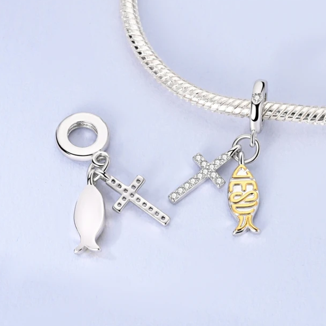 Cruz com Peixe de Jesus Charm